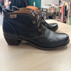 Pikolinos Black Leather Lace-Up Ankle Boots